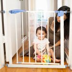 Choosing the Right Safety Gate for Kids: Features and Tips